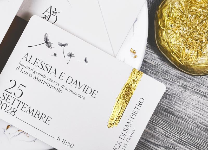 Invito elegante e prezioso, con foglia oro applicata a mano ORO